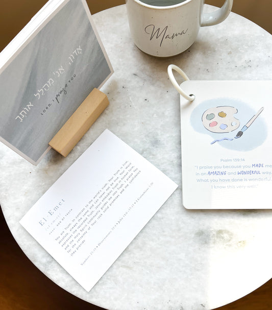 Build a daily prayer habit you can do together in just a few minutes–this tangible tool gives you both a way to meet with God, side by side to pray and so devotionals.