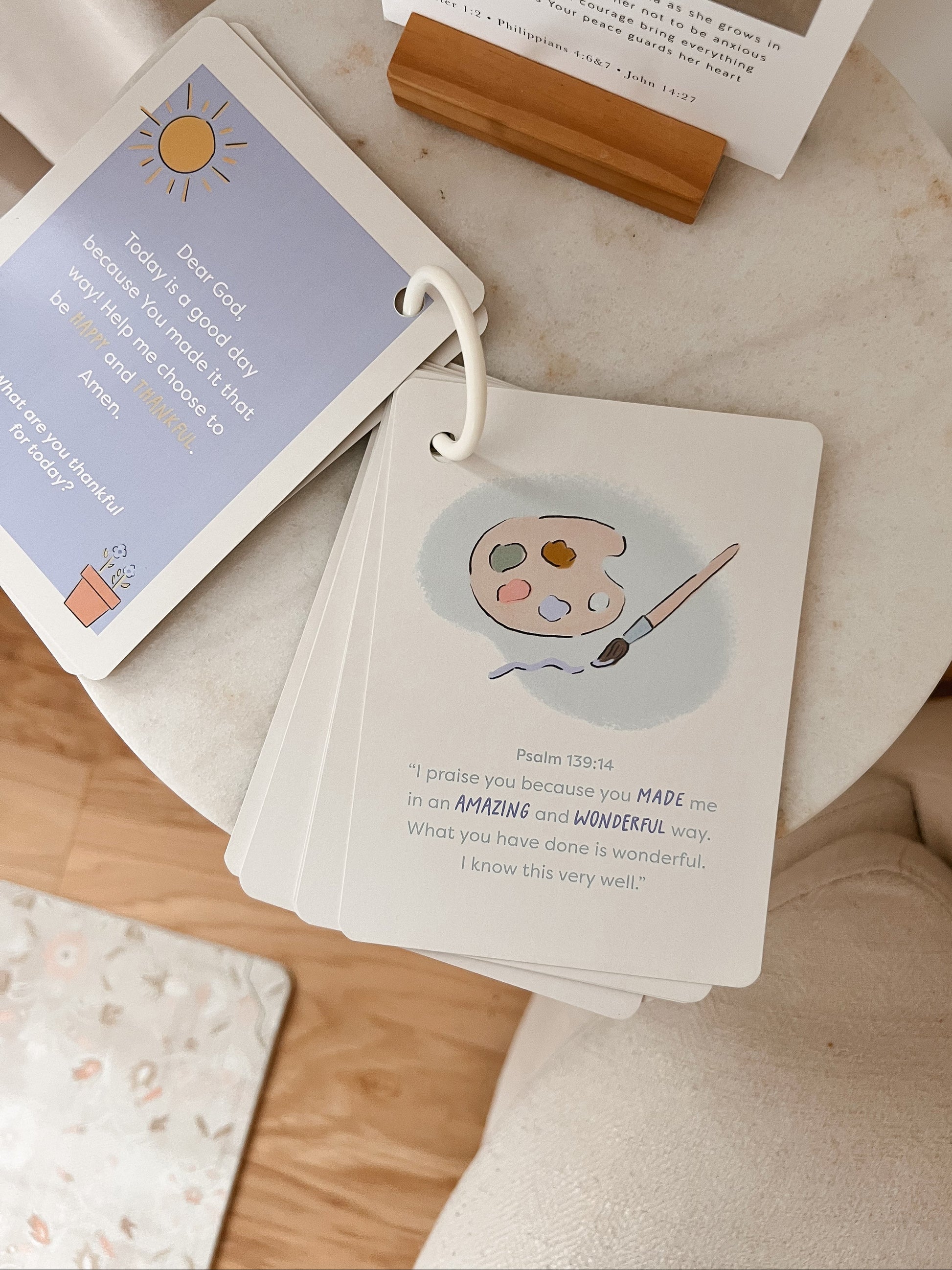 Teach your kids how to pray and memorize scripture with these flash cards